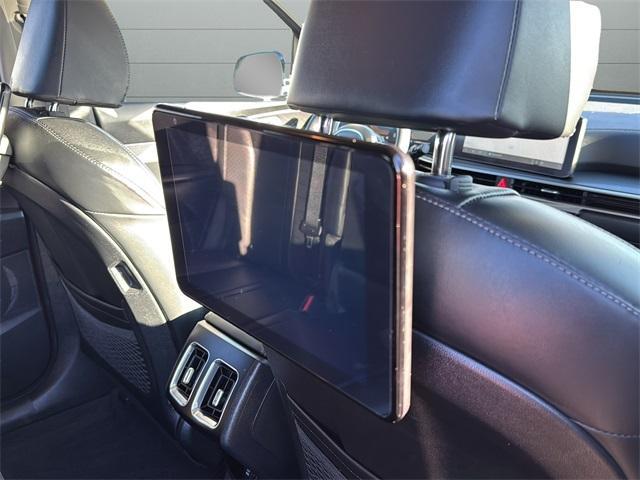 used 2025 Kia Sorento car, priced at $31,100