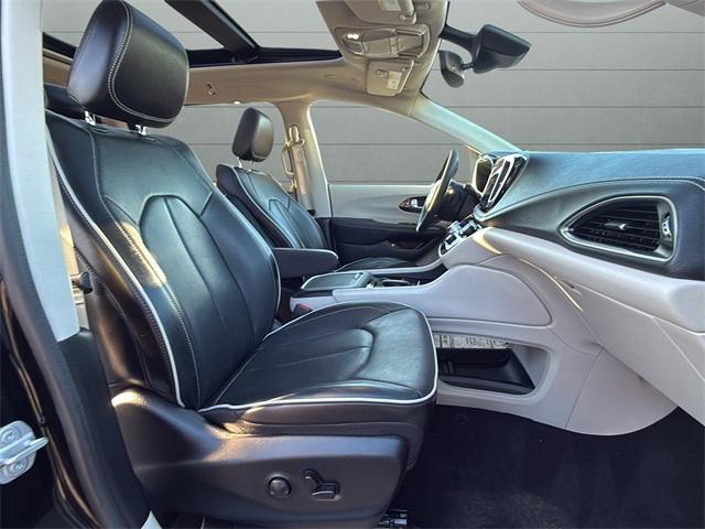 used 2023 Chrysler Pacifica Hybrid car, priced at $33,000