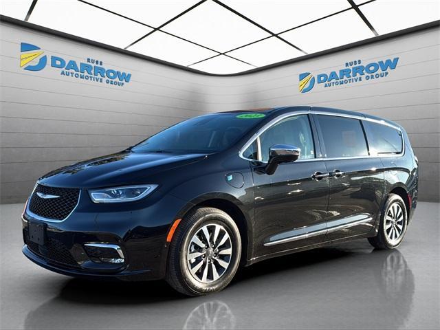 used 2023 Chrysler Pacifica Hybrid car, priced at $33,000