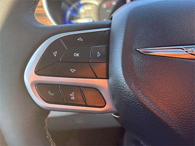 used 2023 Chrysler Pacifica Hybrid car, priced at $33,000