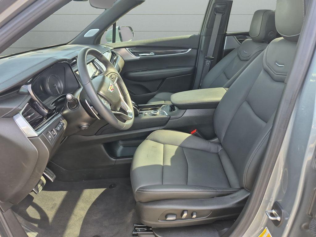 used 2024 Cadillac XT6 car, priced at $48,690