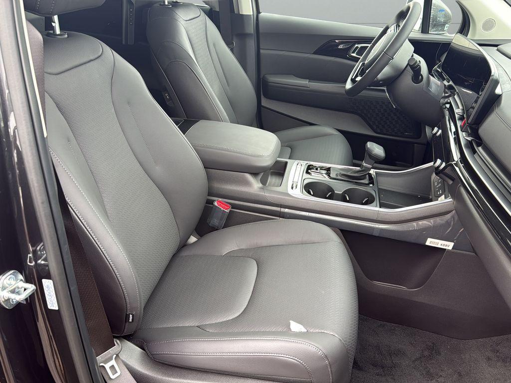 new 2026 Kia Carnival car, priced at $52,800
