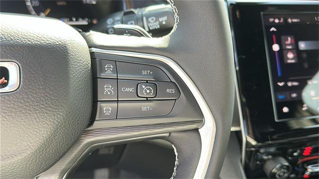 new 2025 Jeep Grand Cherokee car, priced at $45,625