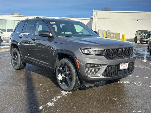 new 2025 Jeep Grand Cherokee car, priced at $45,625