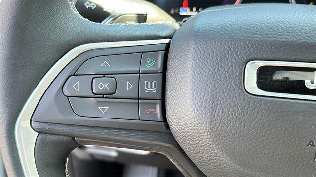 new 2025 Jeep Grand Cherokee car, priced at $39,270