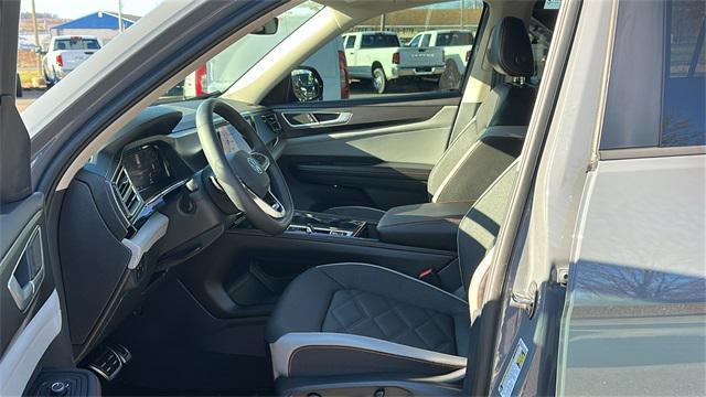 used 2025 Volkswagen Atlas car, priced at $39,980