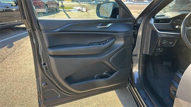 used 2025 Jeep Grand Cherokee car, priced at $39,479