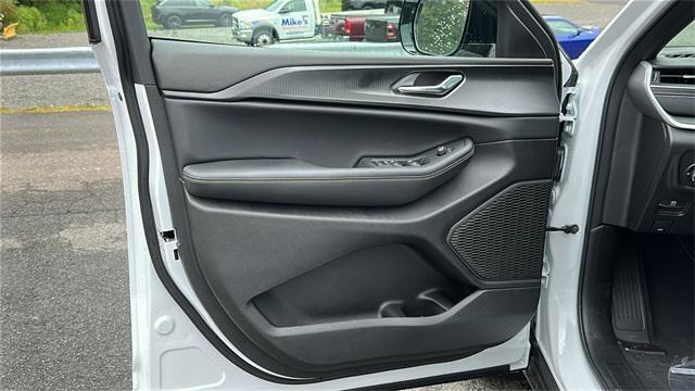 new 2025 Jeep Grand Cherokee L car, priced at $42,747