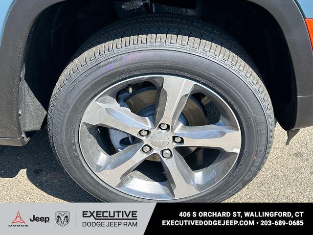 new 2026 Jeep Grand Cherokee car, priced at $45,729