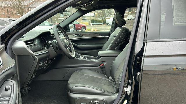 new 2026 Jeep Grand Cherokee car, priced at $49,850