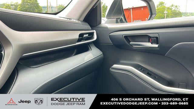 used 2022 Toyota Highlander car, priced at $36,577