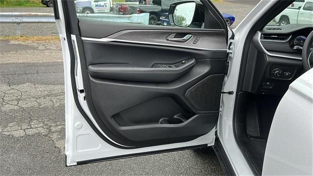 new 2025 Jeep Grand Cherokee L car, priced at $48,486