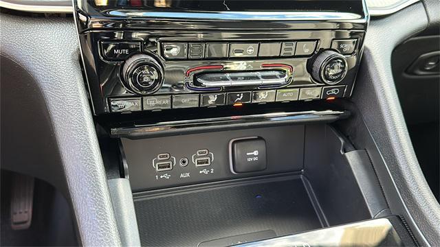 new 2025 Jeep Grand Cherokee car, priced at $41,920