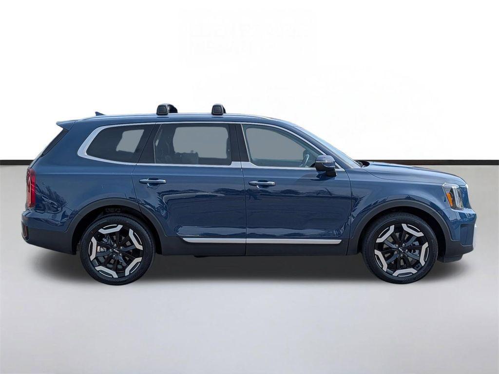 used 2025 Kia Telluride car, priced at $35,221