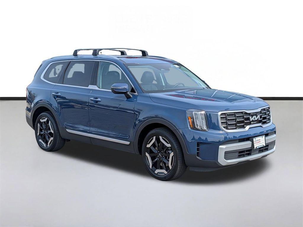 used 2025 Kia Telluride car, priced at $35,221