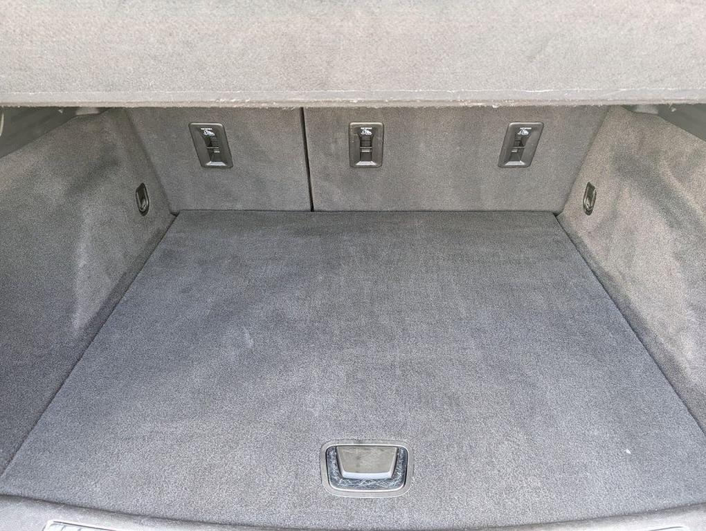 used 2024 Cadillac XT4 car, priced at $28,698