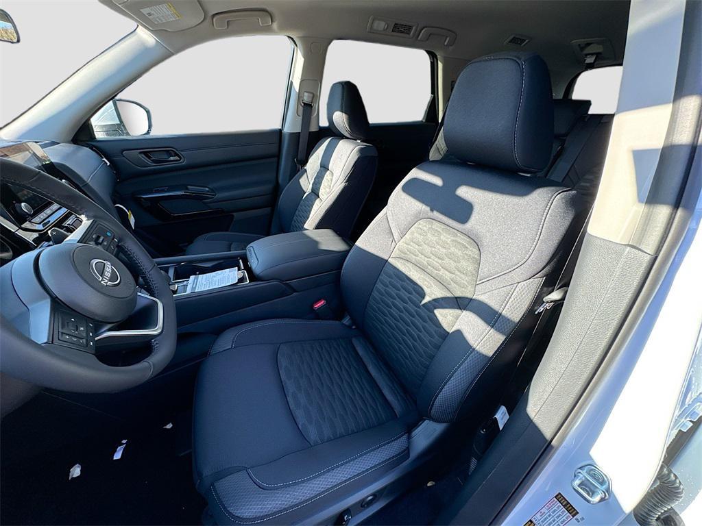 new 2025 Nissan Pathfinder car, priced at $37,278