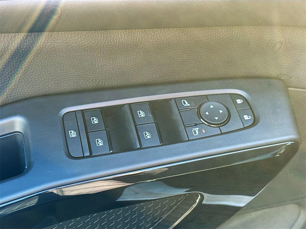 new 2025 Nissan Pathfinder car, priced at $37,278