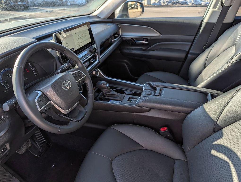 used 2025 Toyota Grand Highlander car, priced at $43,483