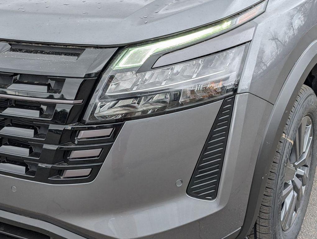 new 2026 Nissan Pathfinder car, priced at $38,005
