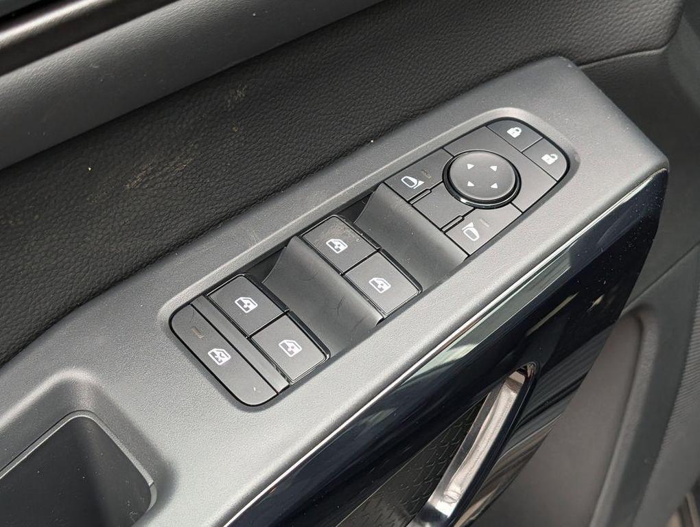 new 2026 Nissan Pathfinder car, priced at $38,005