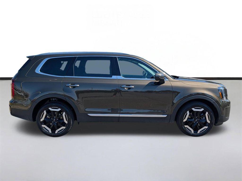 used 2025 Kia Telluride car, priced at $34,348