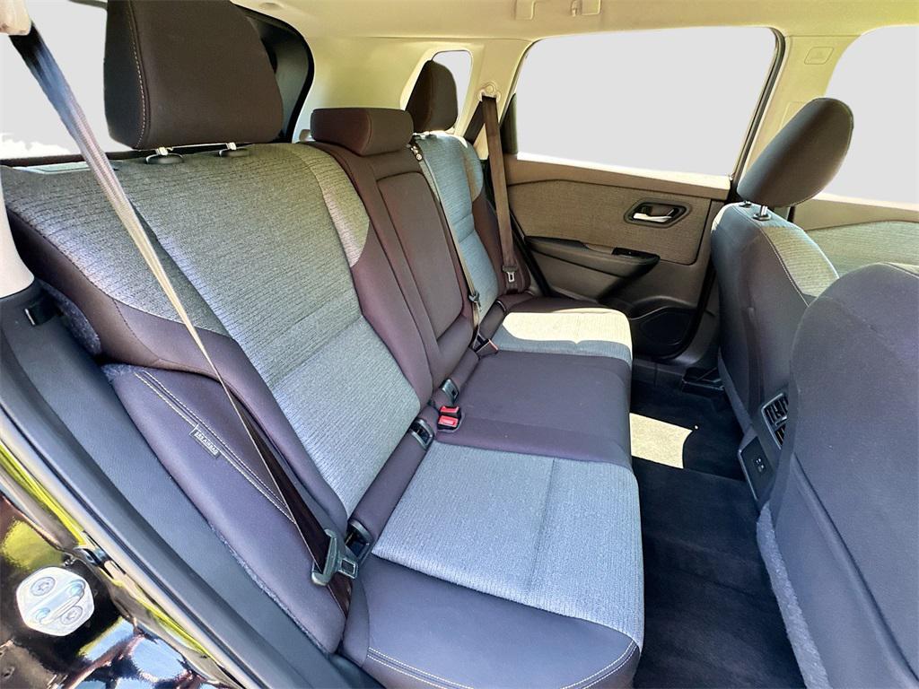 2023 Super Black Nissan Rogue