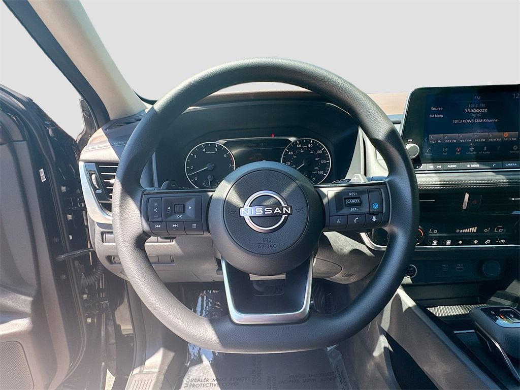 2023 Super Black Nissan Rogue