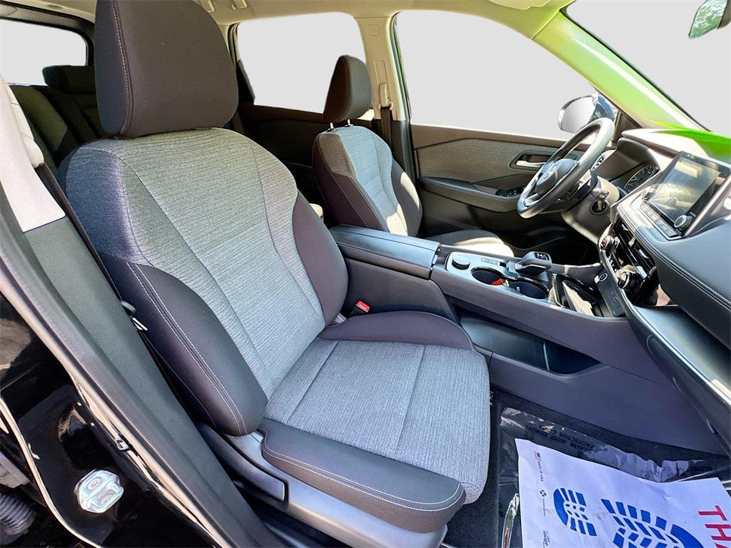 2023 Super Black Nissan Rogue