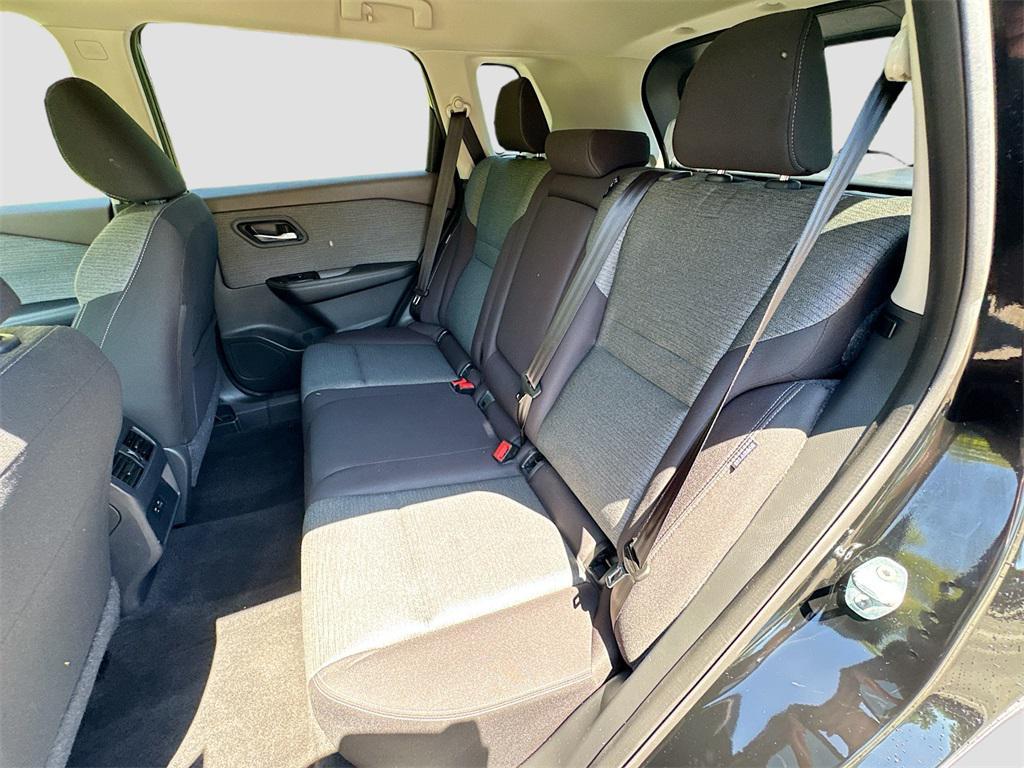 2023 Super Black Nissan Rogue