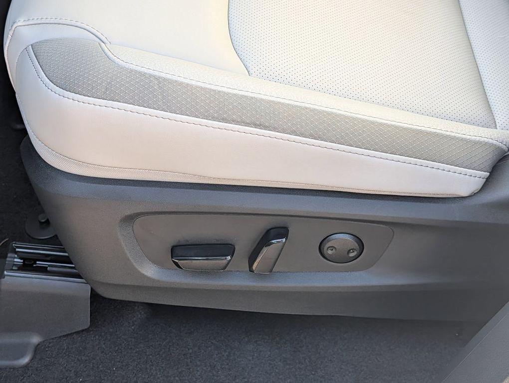 new 2026 Nissan Pathfinder car, priced at $40,874