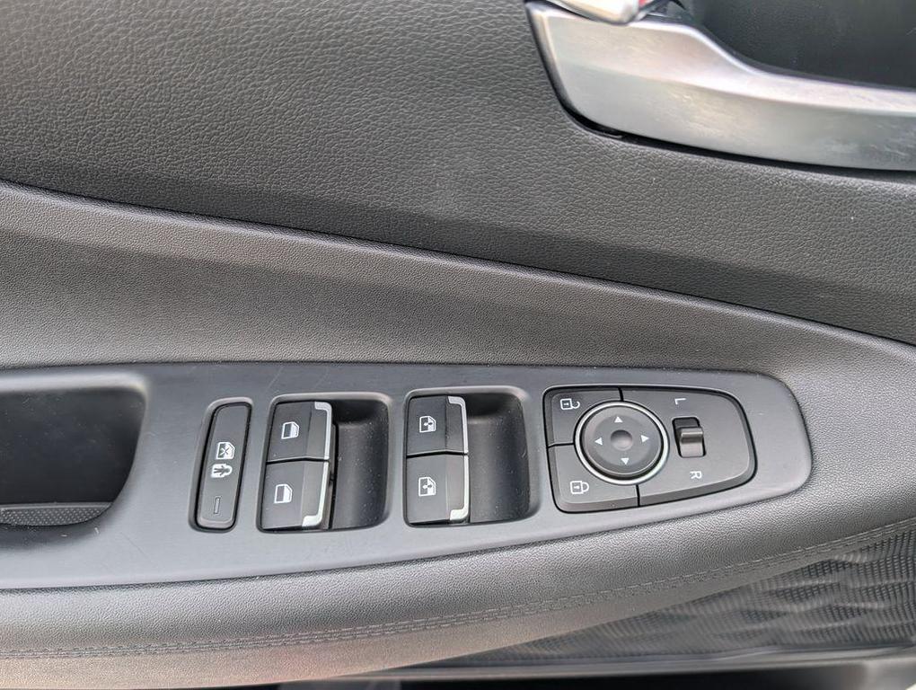 used 2023 Hyundai Santa Fe car, priced at $22,998