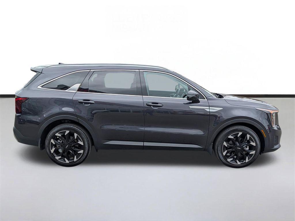 used 2025 Kia Sorento car, priced at $32,295