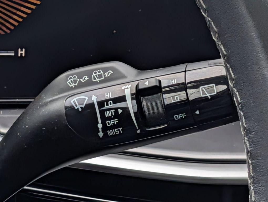 used 2025 Kia Sorento car, priced at $32,295
