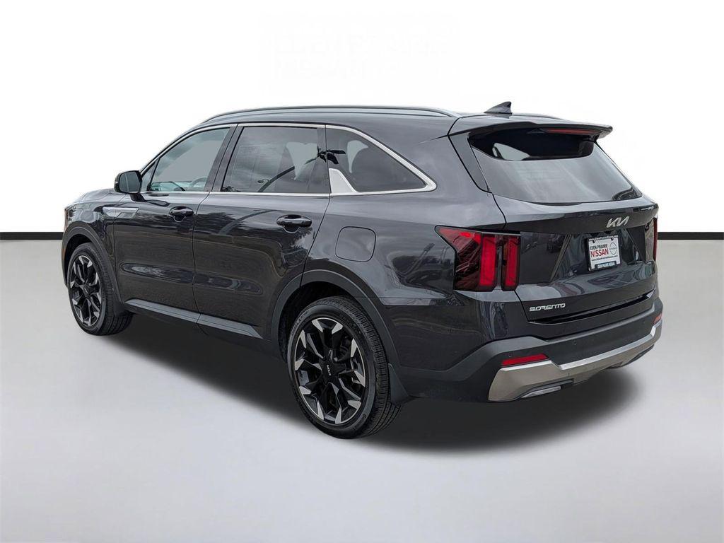 used 2025 Kia Sorento car, priced at $32,295