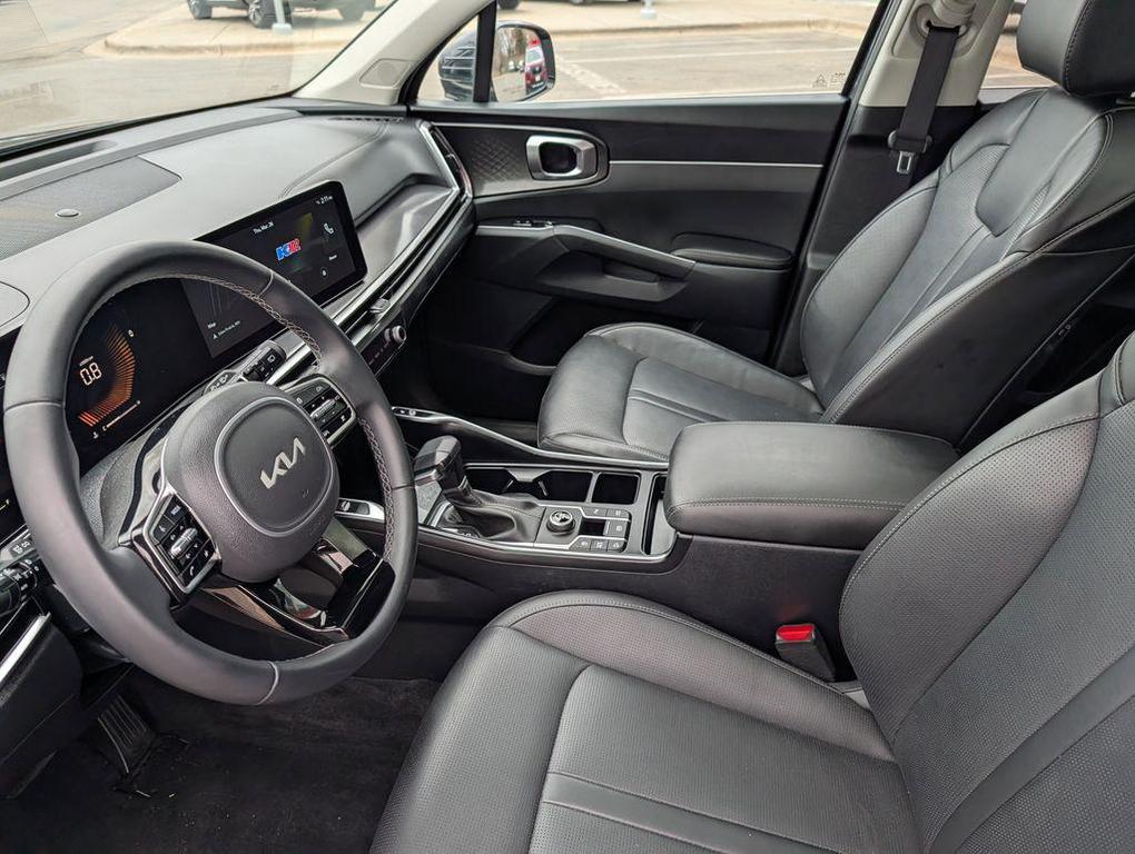 used 2025 Kia Sorento car, priced at $32,295