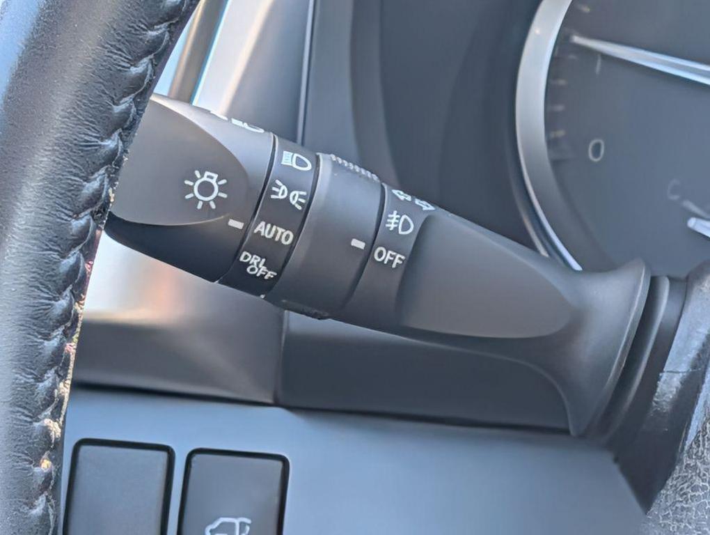 used 2019 Toyota Highlander car, priced at $26,994