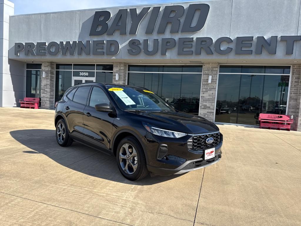used 2025 Ford Escape car, priced at $26,999