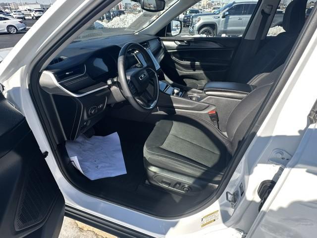 used 2024 Jeep Grand Cherokee car, priced at $25,997