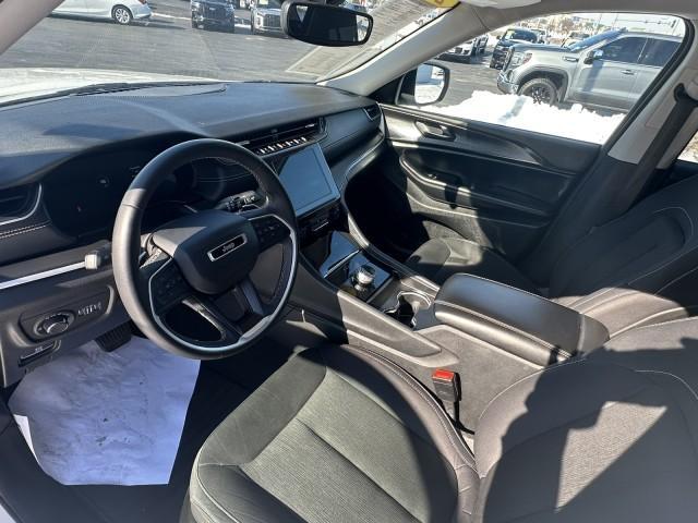 used 2024 Jeep Grand Cherokee car, priced at $25,997