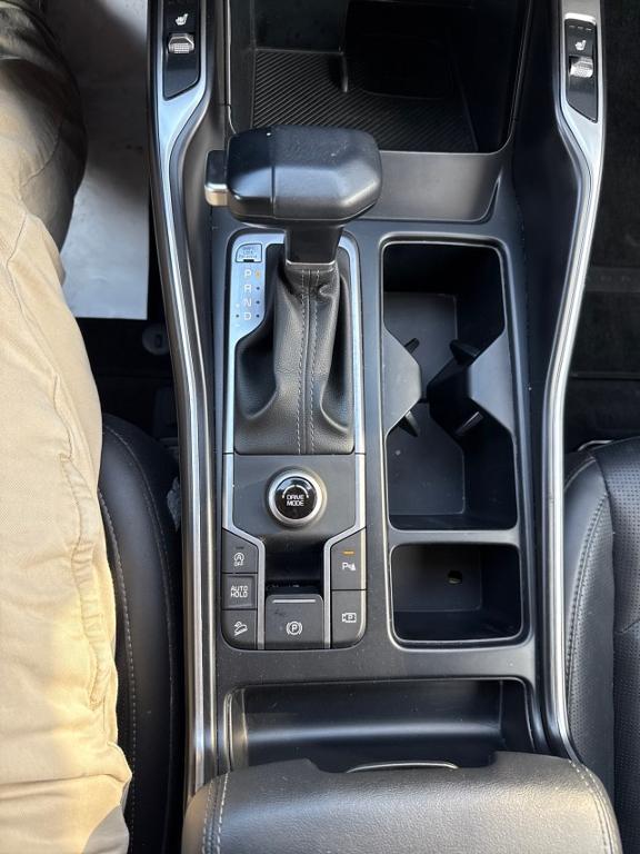 used 2024 Kia Sorento car, priced at $28,997