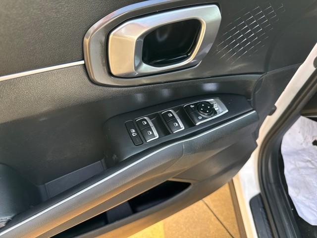 used 2024 Kia Sorento car, priced at $28,997