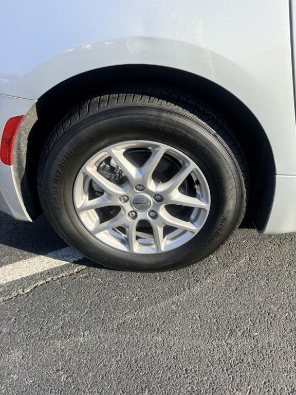 used 2024 Chrysler Pacifica car, priced at $27,740