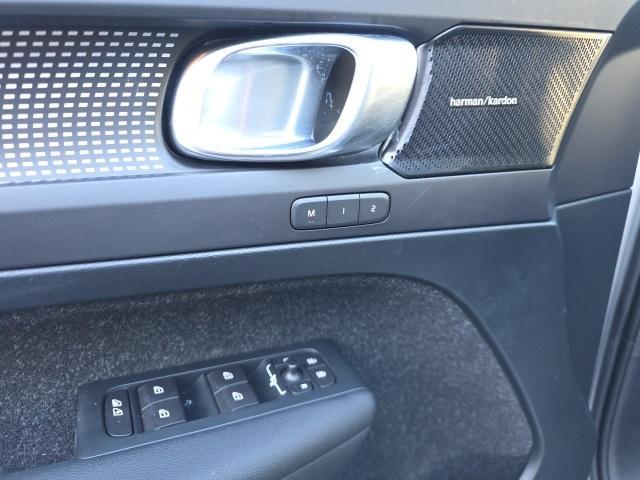 used 2019 Volvo XC40 car, priced at $18,900