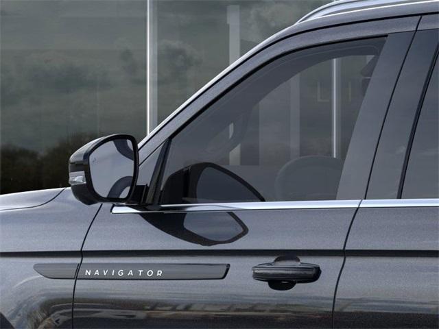 new 2025 Lincoln Navigator car, priced at $119,590