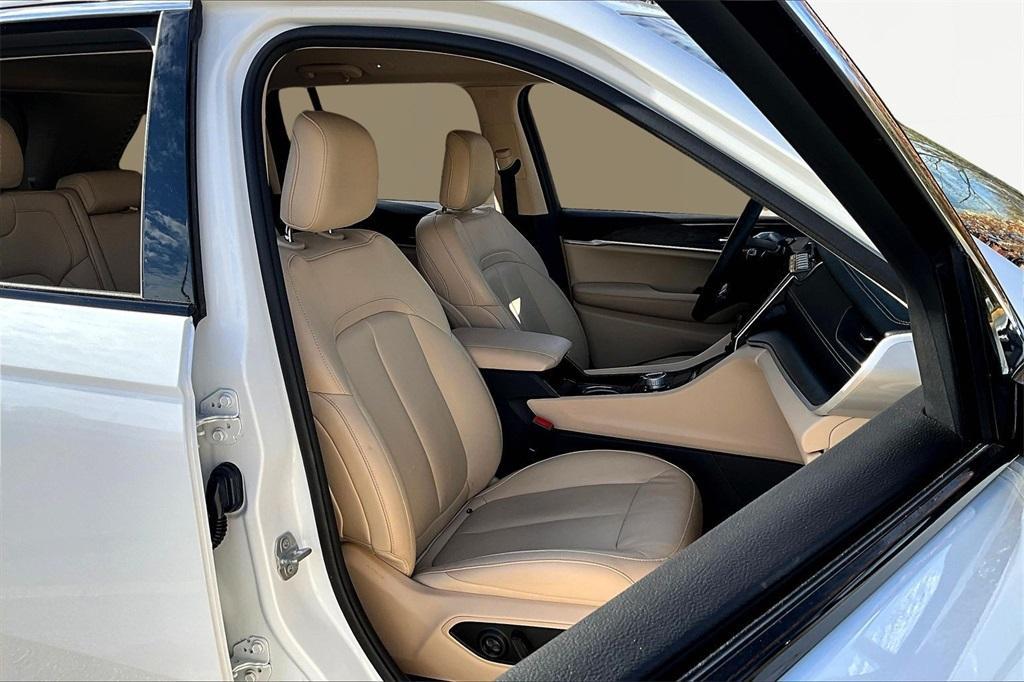 used 2022 Jeep Grand Cherokee car, priced at $24,518