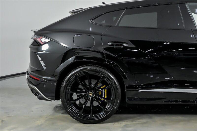 used 2019 Lamborghini Urus car, priced at $159,995