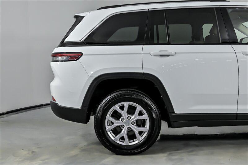 used 2022 Jeep Grand Cherokee car, priced at $24,995