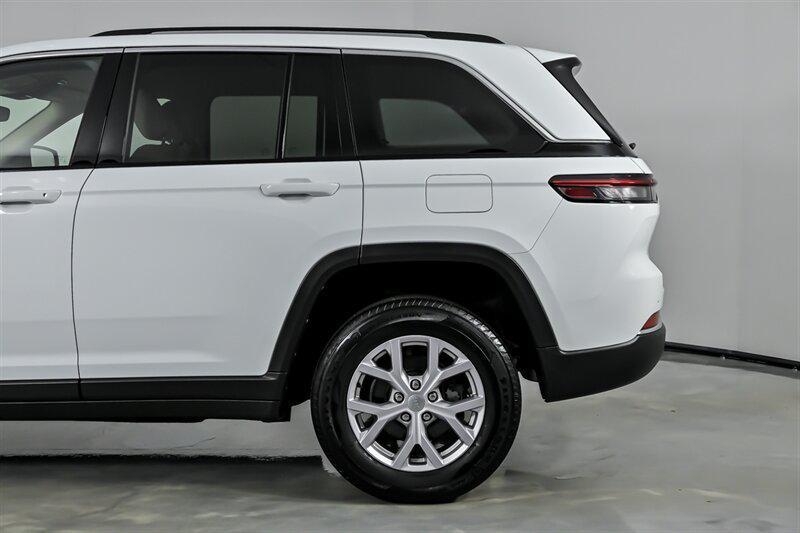 used 2022 Jeep Grand Cherokee car, priced at $24,995