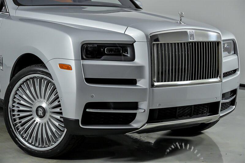 used 2022 Rolls-Royce Cullinan car, priced at $279,995